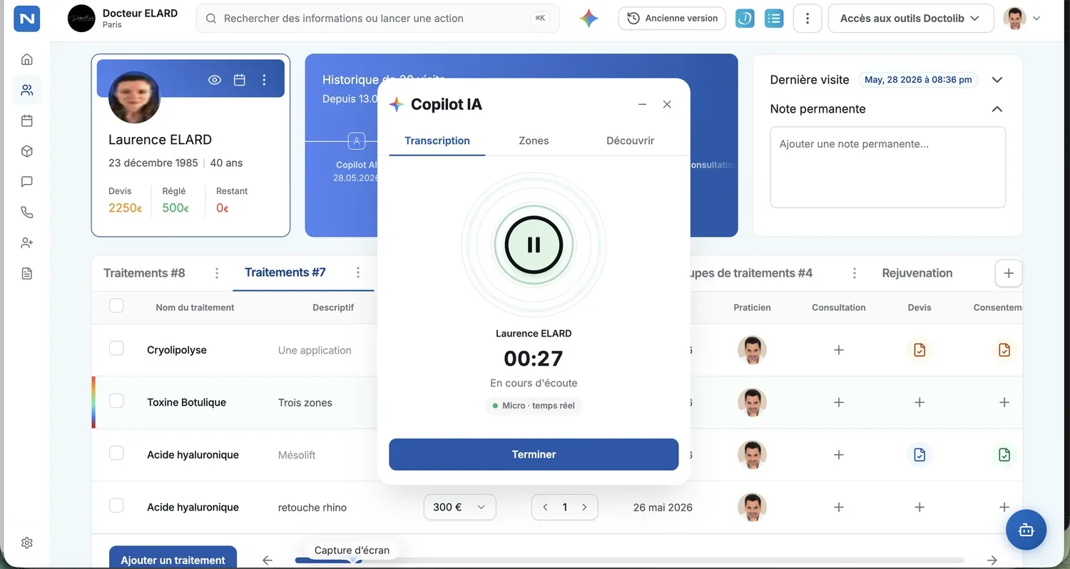Nextmotion patient record: aligned before/after photos and a consultation report written live by the AI Copilot.